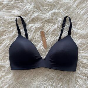 Skims Wireless Form T-shirt Bra Onyx Size 38D